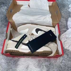 Women’s Nike Dunks Size 5.5 BRAND NEW super cute!!